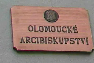 30 let zpět: Novým olomouckým arcibiskupem se stal Jan Graubner