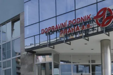 „Absolutně neplatná.“ Soud rozhodl o smlouvě na reklamní plochy mezi dopravním podnikem a Rencarem