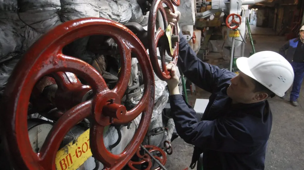Ukrajinští dělníci opět pouští do Evropy plyn