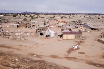 Baldwin se vrátil do filmu Rust, na rozhodnutí v případě zastřelené kameramanky ještě čeká 