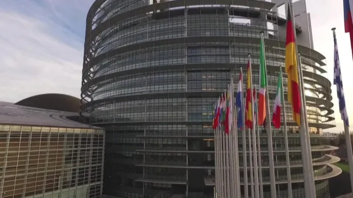 Události: Vzrušená diskuse o brexitu v europarlamentu