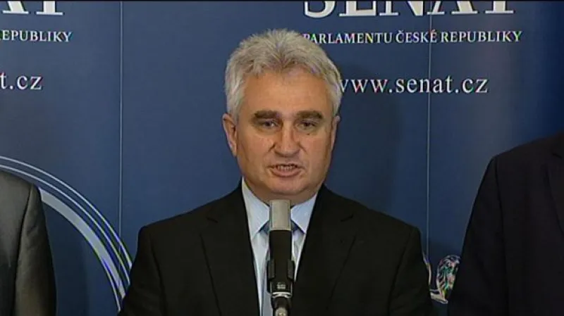 Senátoři chtějí ocenit účastníhy Českého národního povstání