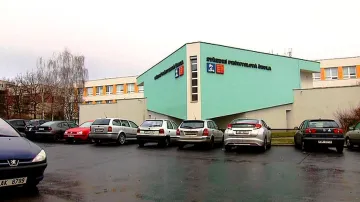 Zprávy: Náměstek Dolínek bude navrhovat odvolání ředitele školy