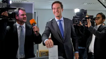 Mark Rutte u volební urny
