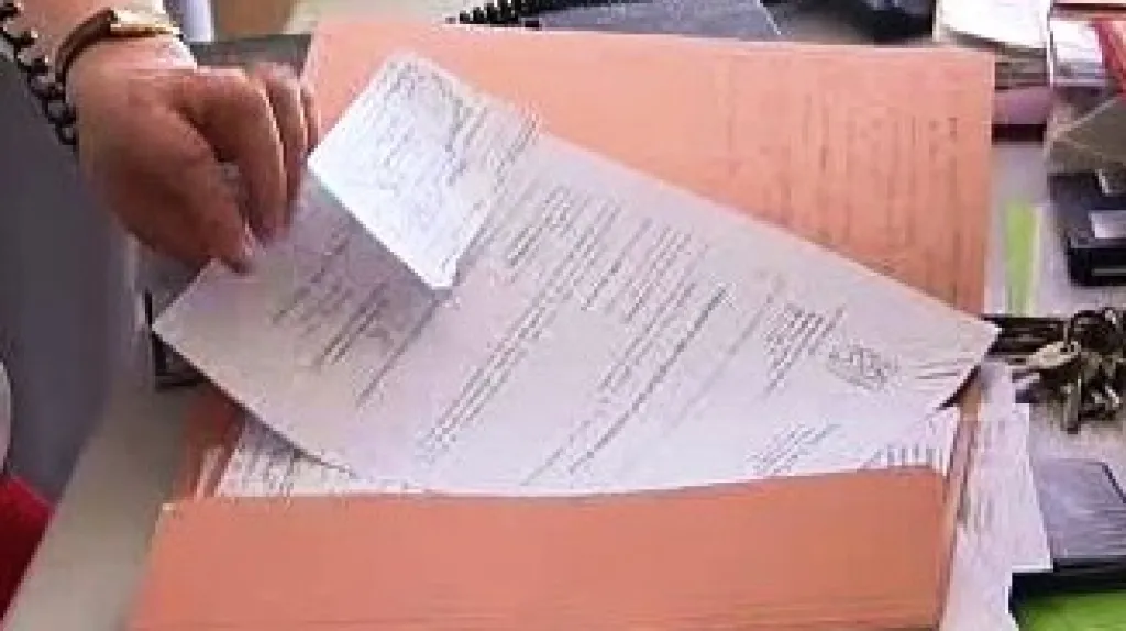 Úřednice z Turnova rozeslala firmám soupis 60 dlužníků za odvoz odpadu.