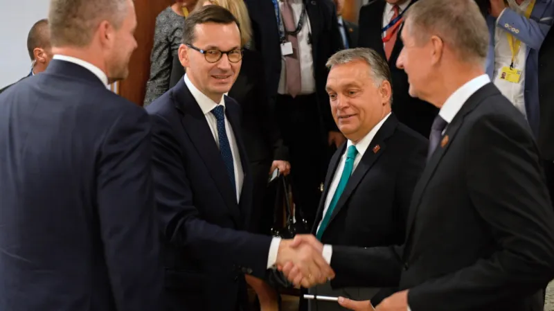 Představitelé zemí V4 během setkání v Salcburku