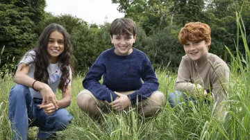 Seriáloví představitelé Pottera, Hermiony a Rona: Arabella Stantonová, Dominic McLaughlin a Alastair Stout