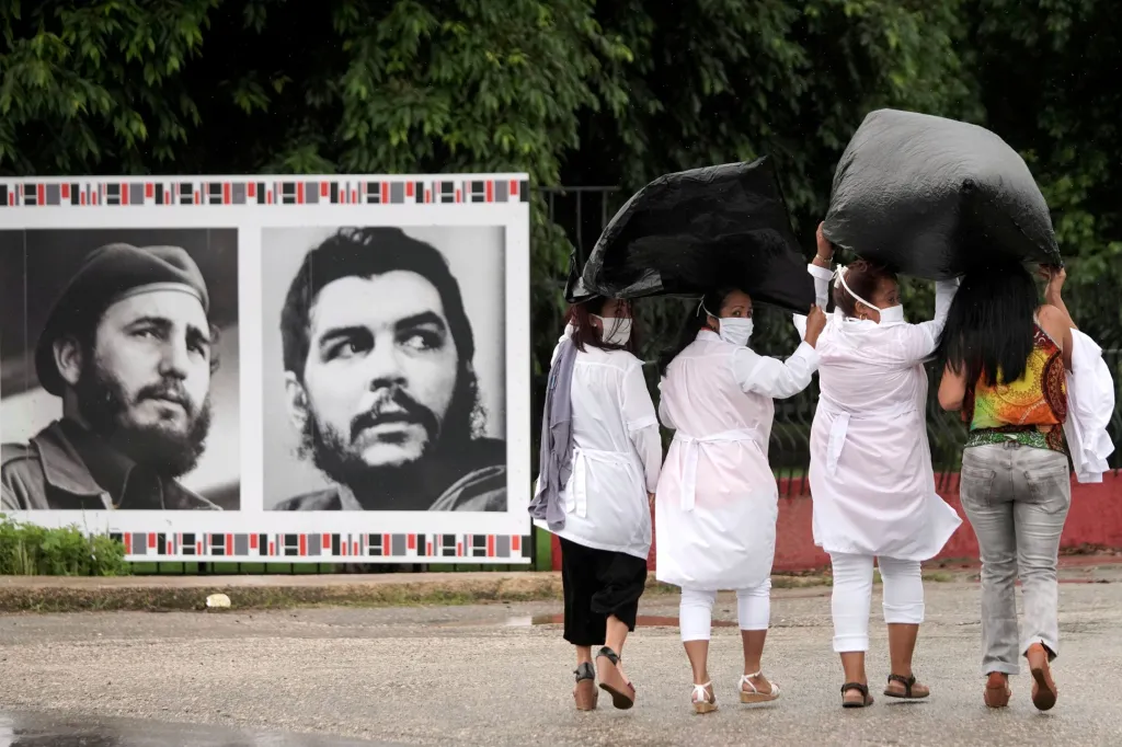Podle doktora Jorge Delgada Bustilla, který je odpovědný za vedení zahraničních misí, zdravotníci vedle Itálie zamířili do 13 zemí: Venezuely, Jihoafrické republiky, Nikaraguy, Surinamu, Jamajky, na Haiti, do Belize, Dominikánské republiky a na ostrovy Svatý Vincent, Grenada, Svatá Lucie a Antigua a Barbuda