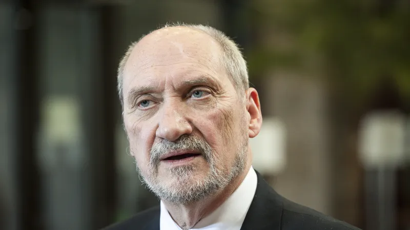 Polský ministr obrany Antoni Macierewicz