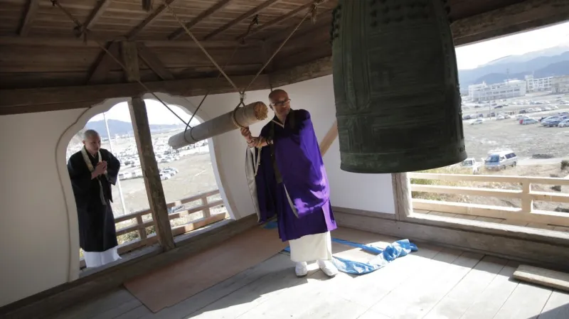 Japonci uctili oběti zemětřesení