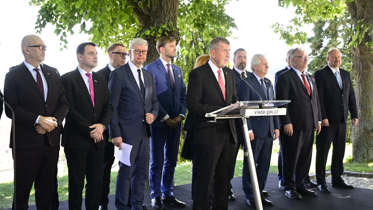 Kabinet vyhodnocoval 978 úkolů, ministři jich dokončili 195, prohlásil Babiš