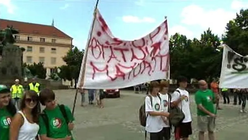 Ulicemi hlavního města opět pochodovali nespokojení studenti.