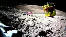 Japonský modul SLIM se na Měsíci po dlouhé noci nečekaně probudil a obnovil spojení se Zemí