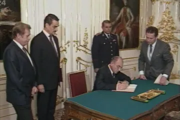 30 let zpět: Změna na postu ministra obrany