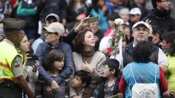 Papeže Františka v Ekvádoru vítaly davy lidí