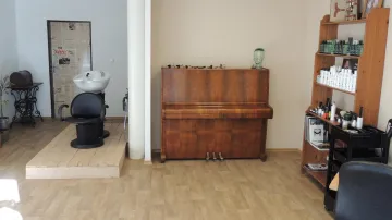 Retro vybavení pánského holičství