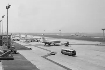 Vedle starého nové. Před padesáti lety otevřela severní část ruzyňského letiště