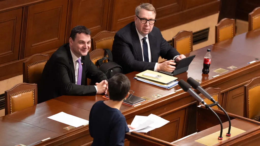 Petr Macinka a Aleš Juchelka ve sněmovně (22. dubna 2026)