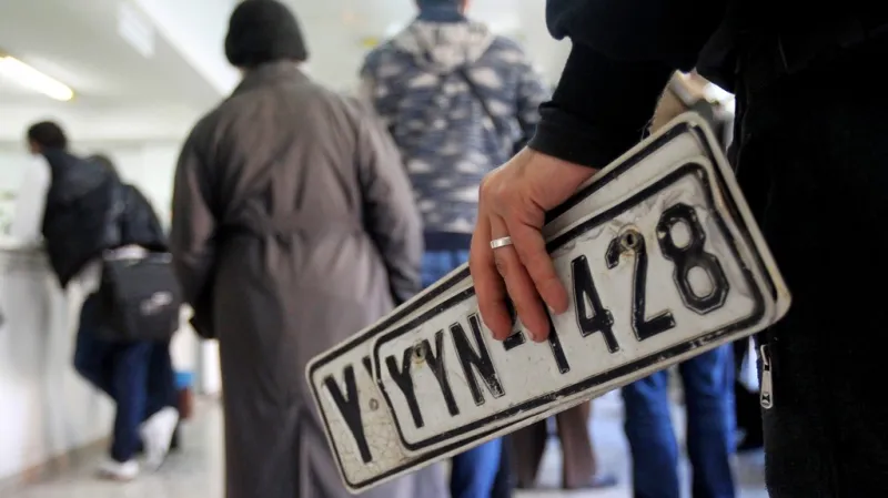 Řekové se hromadně zbavují svých automobilů