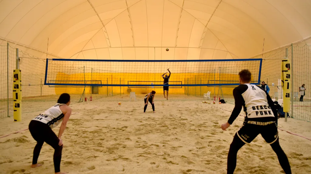 Nová hala na plážový volejbal na Riviéře