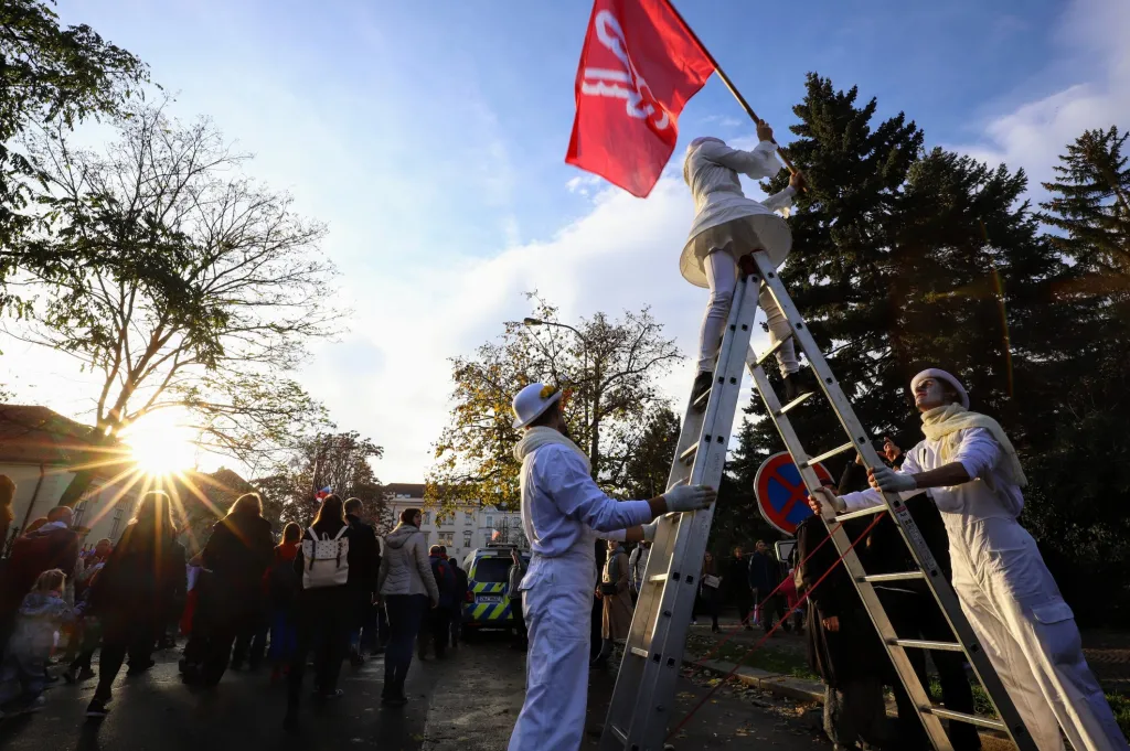 Oslavy 17. listopadu v pražských ulicích