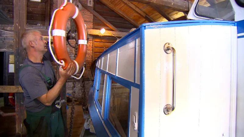 Místo řízení lodi ji teď Patrik Eberhalt jen udržuje