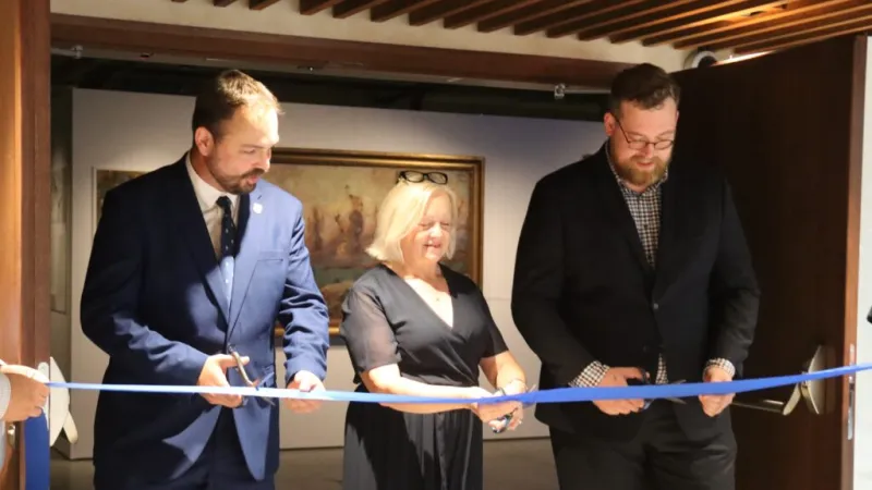 Autoři výstavy Barvy války Otmar Beneš, Ilona Krbcová a Vojtěch Šimák