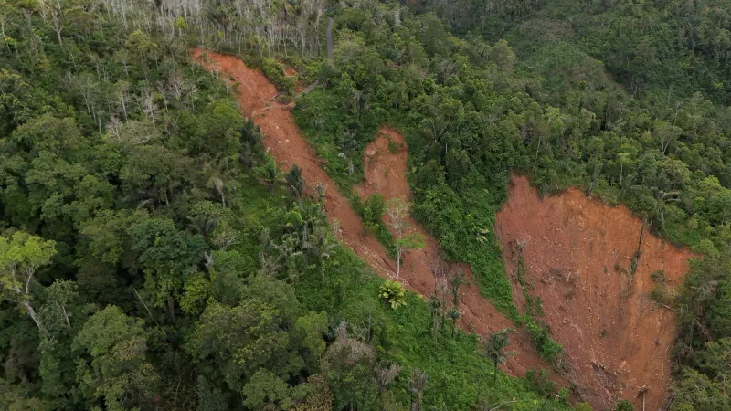 Sumatra poničená povodněmi a sesuvy půdy