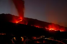 Konec erupce sopky na La Palmě je v nedohlednu. „Jsme jí vydáni na pospas,“ uznal premiér