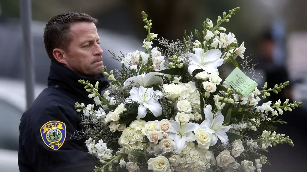 Newtown se loučí s oběťmi střelby