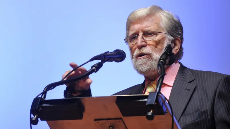 Ivan Havel při zahájení konference Forum 2000