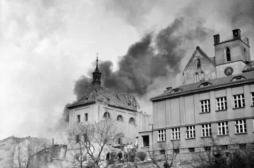 152 tun bomb během devíti minut. Americké pumy před 75 lety připravily o život sedm stovek Pražanů