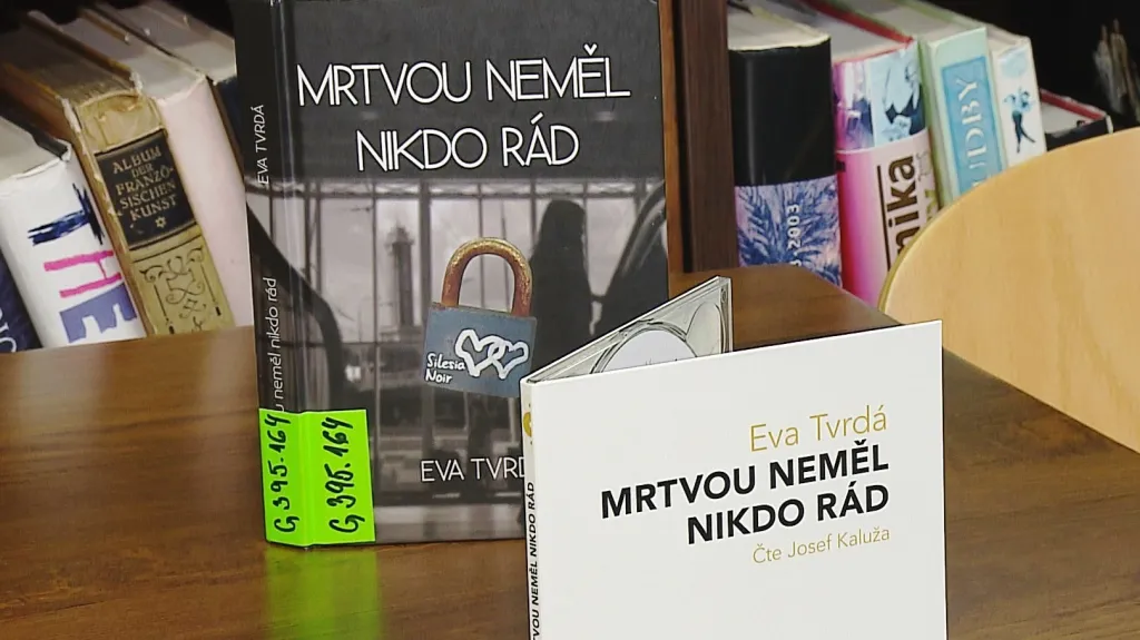 Kniha Mrtvou neměl nikdo rád a audiokniha pro zrakově handicapované