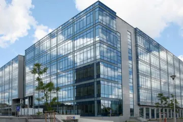 O pokutě za justiční palác se rozhodne za týden