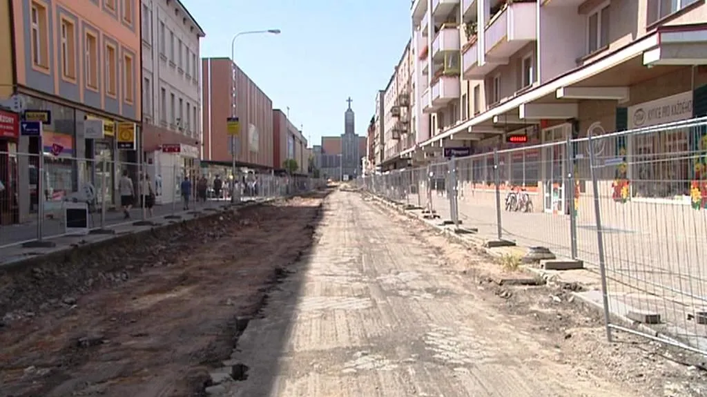Uzavřená Dukelská třída v Hradci Králové