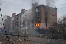 Ukrajinci tvrdí, že mají stále pod kontrolou část Bachmutu. Moskva hlásí jeho dobytí