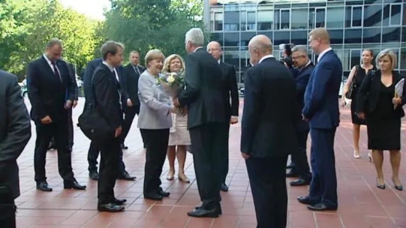 Přivítání Merkelové na ČVUT Zdroj: ČT24