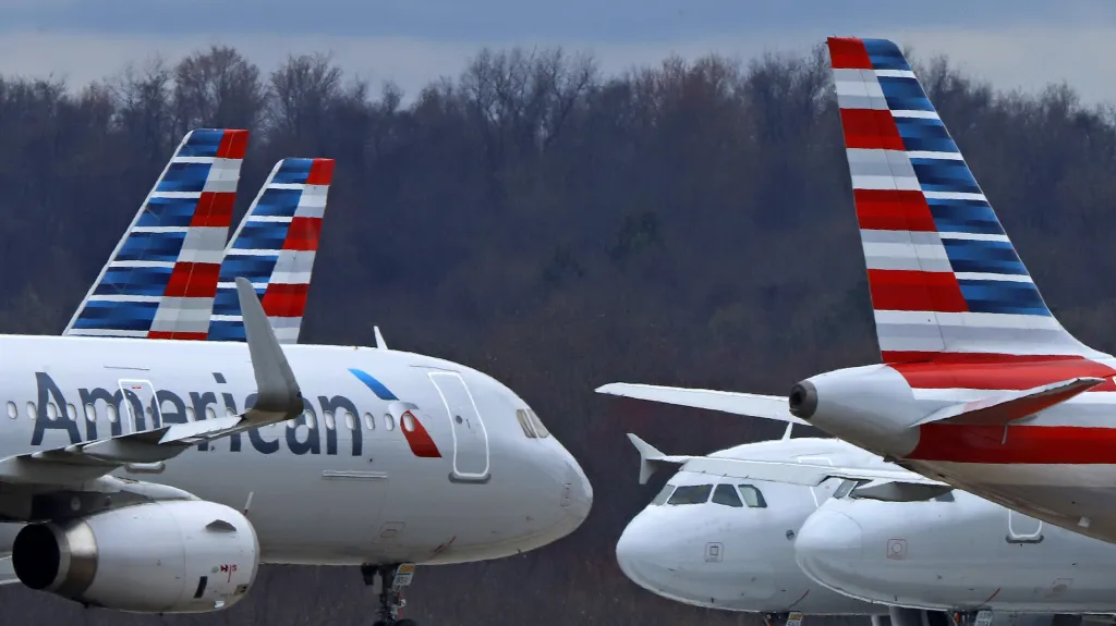 Část flotily American Airlines uzemněná kvůli koronaviru v Pittsburghu