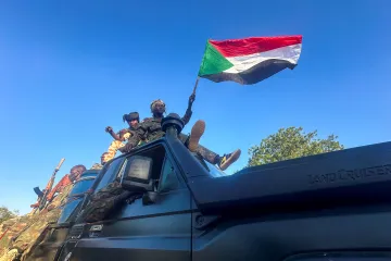 Při útoku na nemocnici v Súdánu zemřely desítky lidí