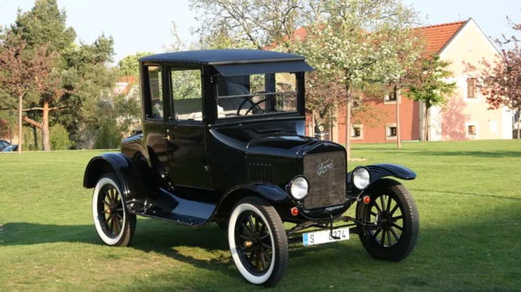 Ze srazu veteránů v Horních Počernicích