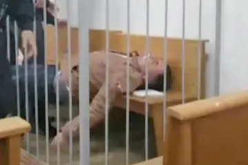 Běloruský politický vězeň se pokusil o sebevraždu přímo v soudní síni