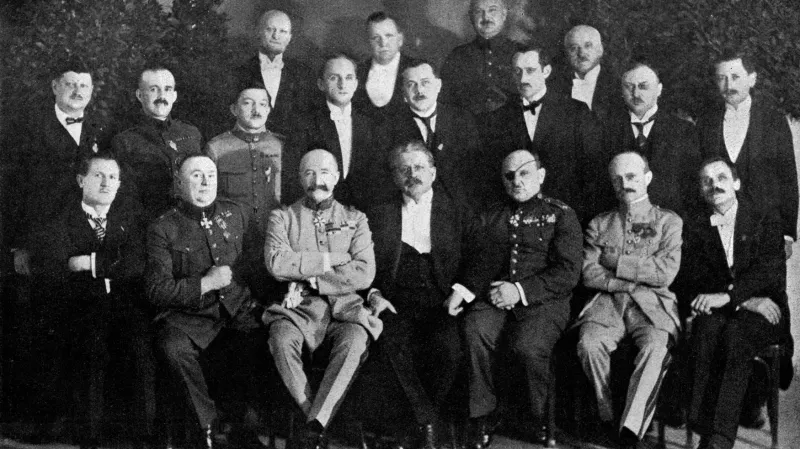 Fotografie z legionářského plesu v Lucerně, za první republiky