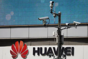Nejbohatší Čech ubezpečoval šéfa Senátu, že případné sankce vůči čínské Huawei dodrží