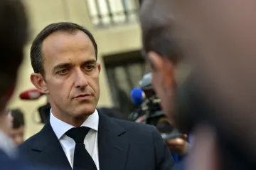 Ve Francii přibývá oznámení o zneužití příbuznými, vláda připouští zpřísnění zákona