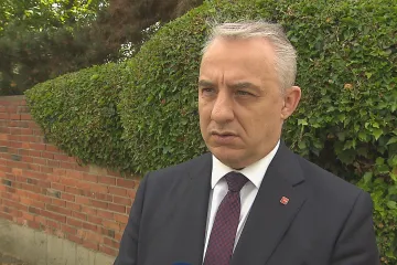 Odbory urychlí protesty, pokud bude vláda v platech letos škrtat, tvrdí Středula