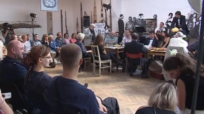 NO COMMENT: Den extáze v Divadle Husa na provázku