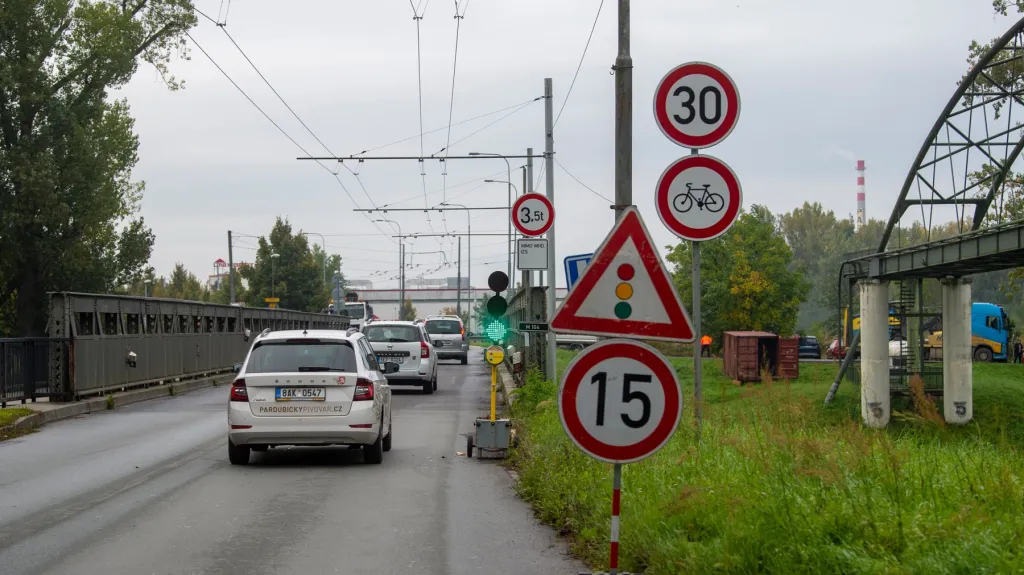 Omezení na mostě kpt. Bartoše v Pardubicích
