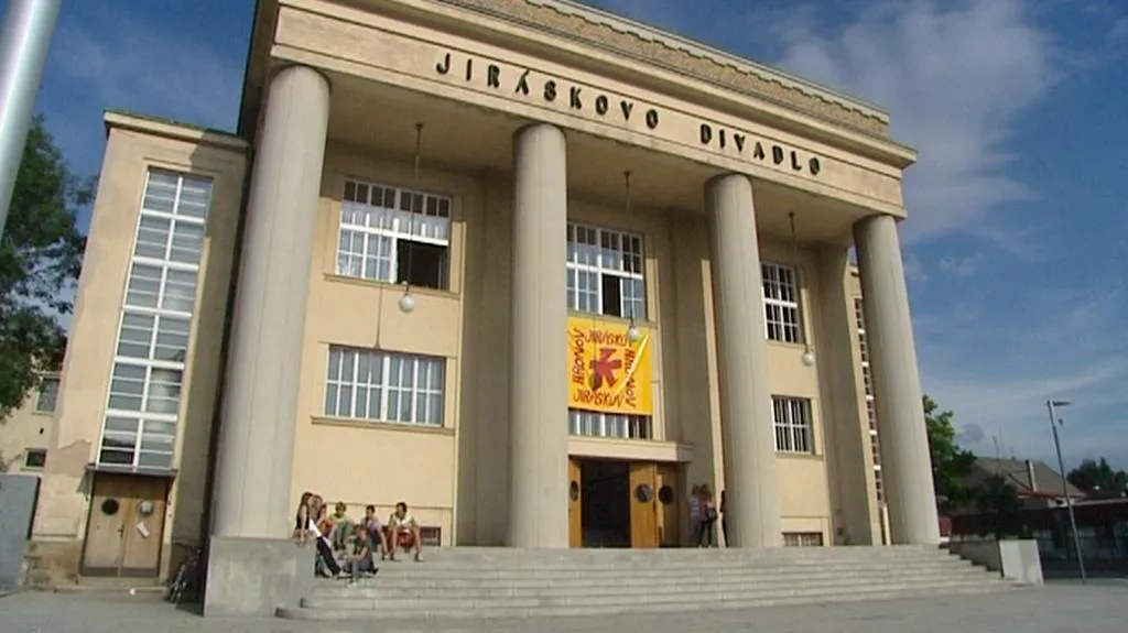 Jiráskovo divadlo v Hronově