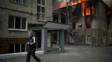 Hořící radnice v Mariupolu