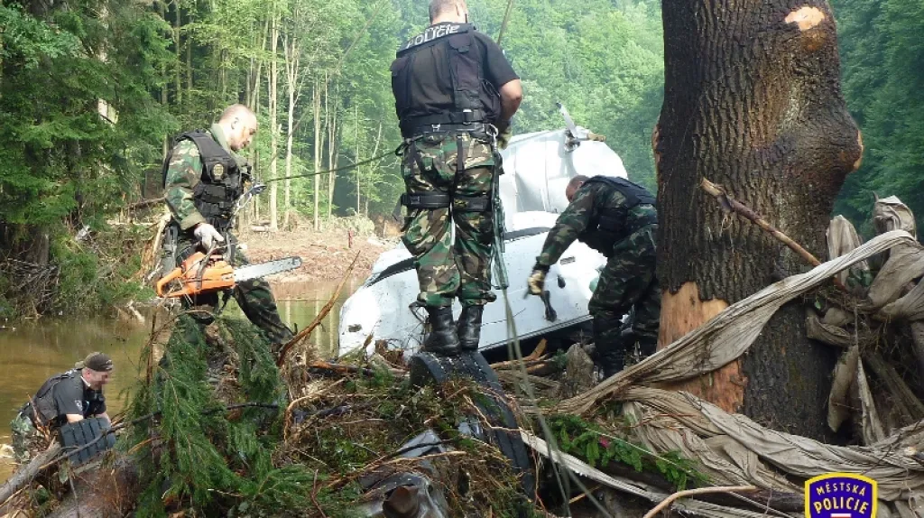 Strážníci pomáhají ve Frýdlantu
